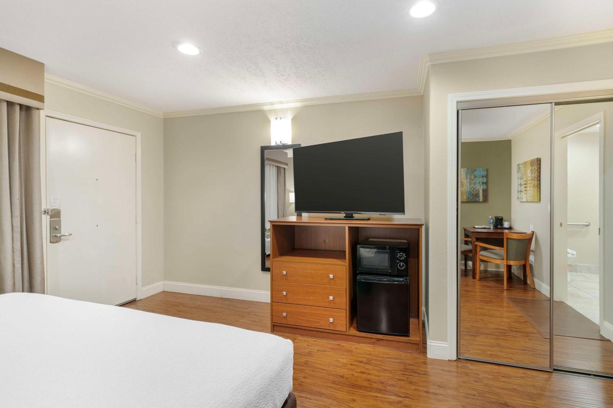 Best Western Oxnard Inn Exterior photo